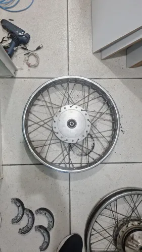 Par de rodas originais CG 150 USADAS. Em excelente estado.