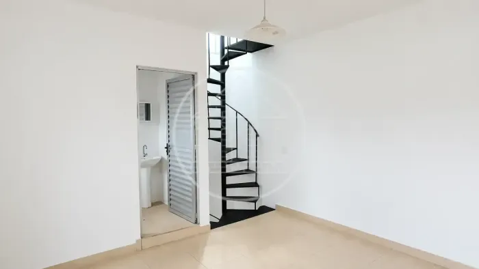Casa com 52m², 1 Suíte, Churrasqueira e 1 Vaga para locação em Veleiros (Jardim Guarapiran