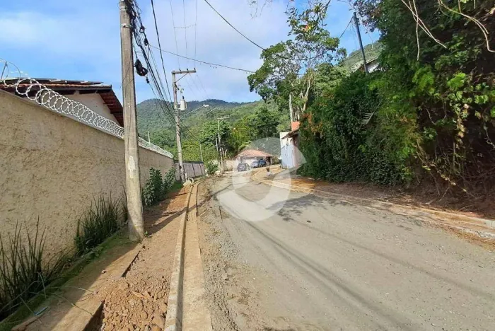 Terreno à venda, 520 m² por R$ 330.000,00 - Engenho do Mato - Niterói/RJ