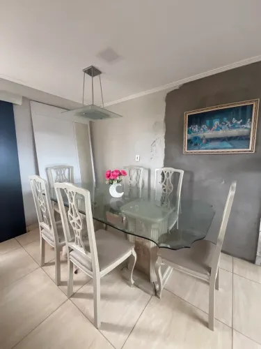 Mesa 6 cadeiras pra vender