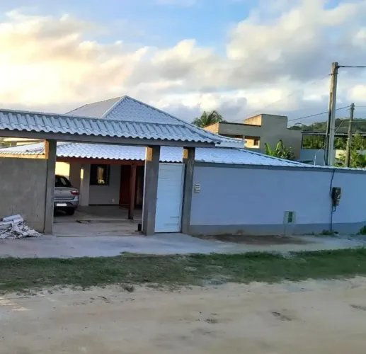 Imóvel para venda possui 82 metros quadrados com 2 quartos em Jardim - Saquarema - RJ