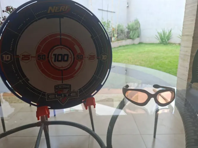 Kit Nerf Alvo + Óculos de Proteção<br>Produtos em bom estado de conservação.<br>PREÇO:50,00