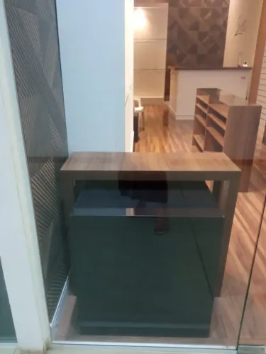 Aparador e Caixa Preta semi novo