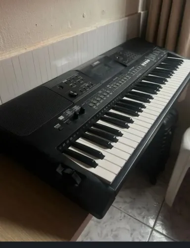 Teclado Yamaha psrE463