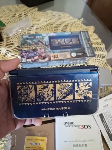 New Nintendo 3DS Monster Hunter X Edição Limitada Japonesa - Completo na Caixa