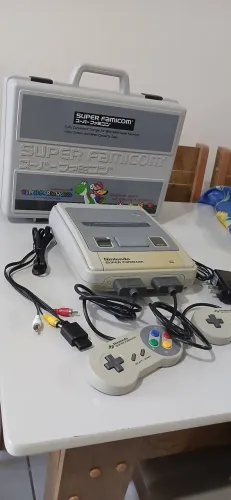 Super Nintendo Famicom + Maleta Edição Super Mário 