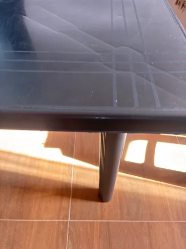 Mesa quadrada preta de plástico 