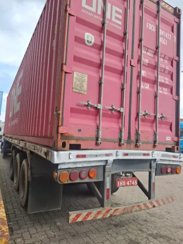 Vendo carreta 8 mil