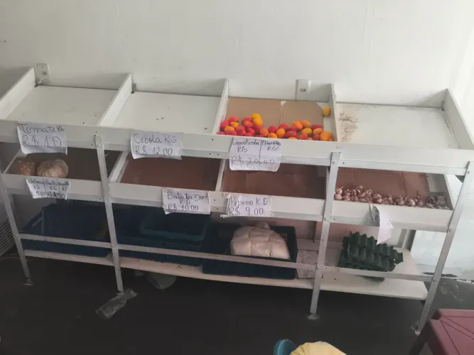 Expositor de frutas e legumes de alumínio