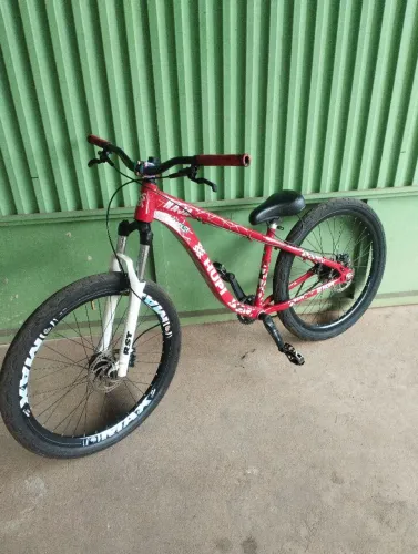 Quadro de bike Hupi naja 2025 vermelha cereja