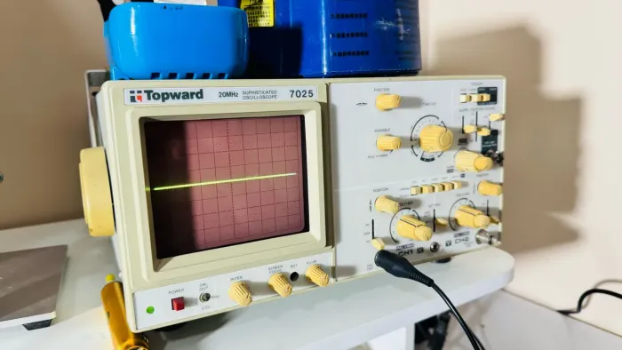 Osciloscópio Analógico Topward 7025 - 2 Canais - 20 MHz