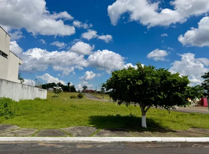 Vendo lote de 800m2 no condomínio Porto Real