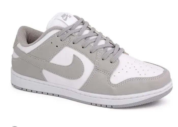 Réplica!! Tênis Nike . Numeração 37.