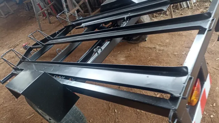 Reboque para carregar 3 motos
