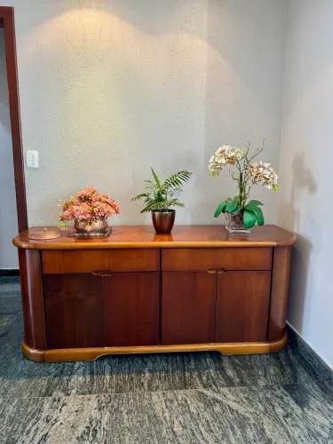 BUFFET EM MADEIRA Comprado NA LÍDER INTERIORES 