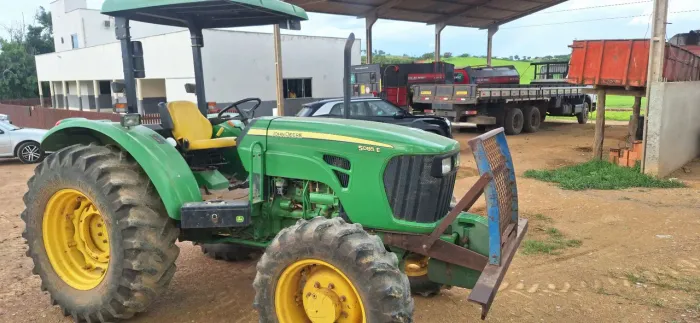 Ven trator Jhonn deere 5085E 