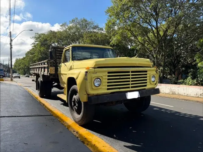 FORD  F-600 Ano 75 - Motor M.Benz !!!