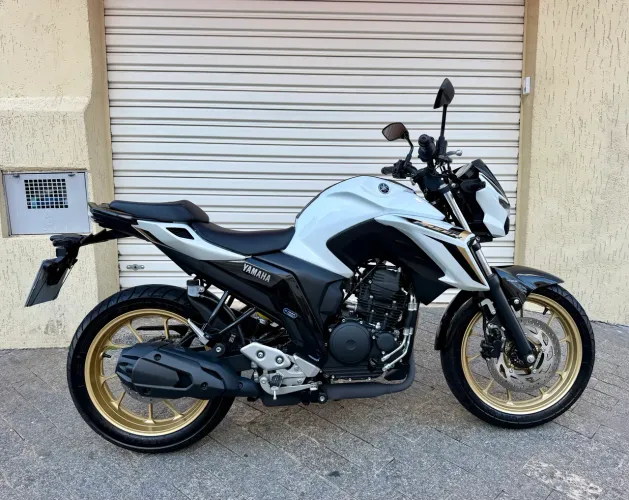 Yamaha FZ25 Fazer Connected 2025 