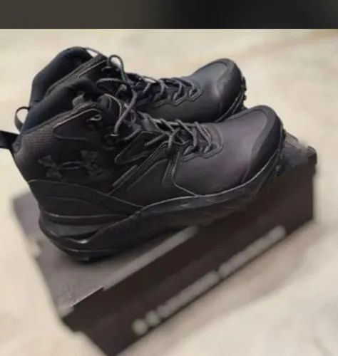 Tênis under Armour defenser cano auto