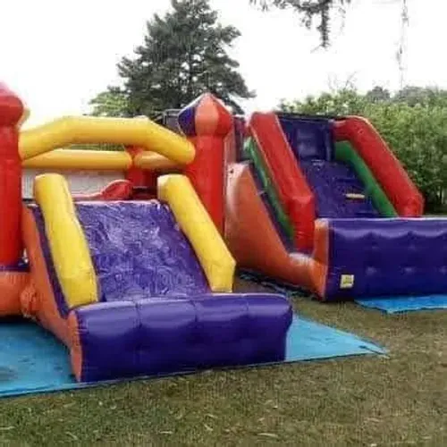 Locação de brinquedos e conjuntos de mesas