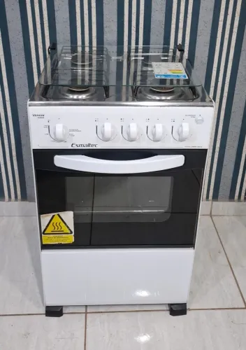 Vendo fogão ESMALTEC 4 bocas funcionando perfeitamente!