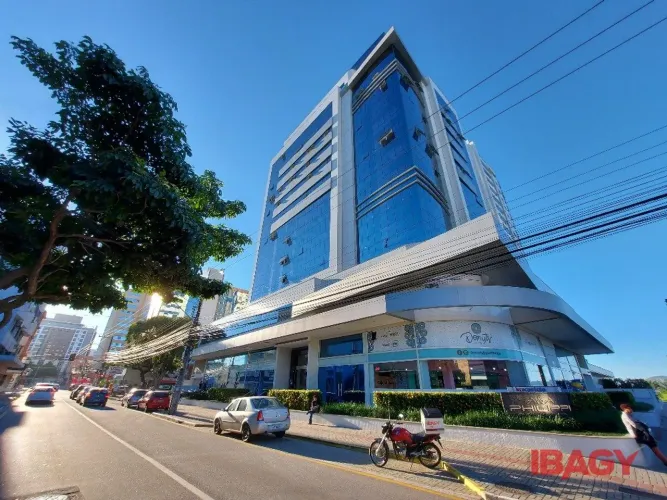 Oportunidade! Salas/Conjuntos em Estreito - Florianópolis