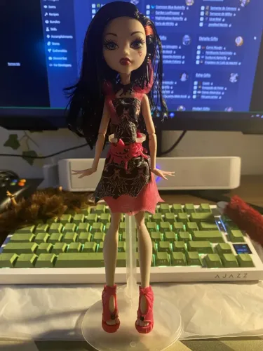 MONSTER HIGH - disposta a negociar