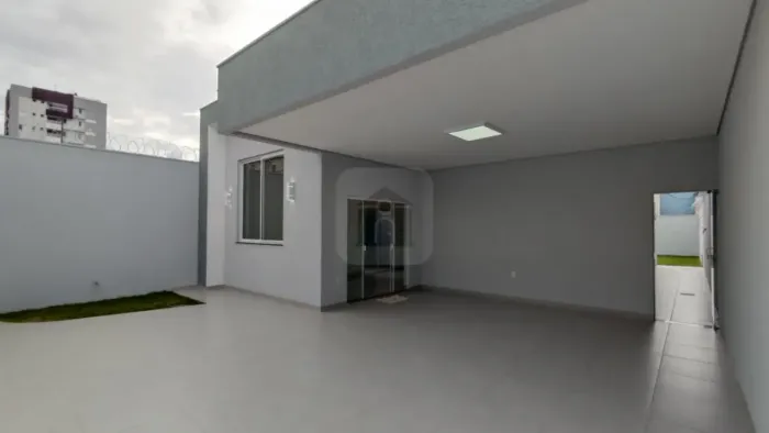 Casa à venda no bairro Novo Mundo.