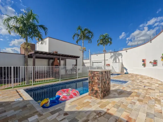 OPORTUNIDADE RARA!!! Belíssima casa resort a venda!