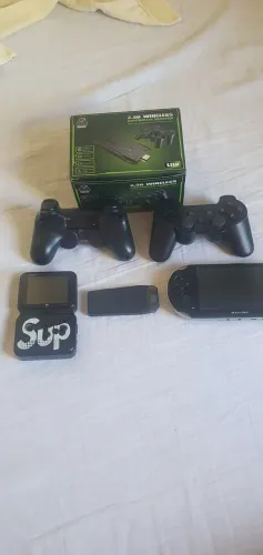 Vendo estes games portáteis