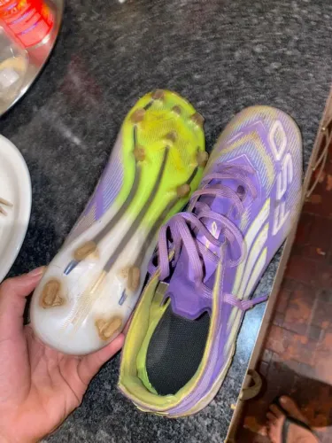 Chuteira Adidas f50 importada