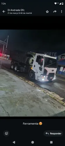 Caminhão caçamba