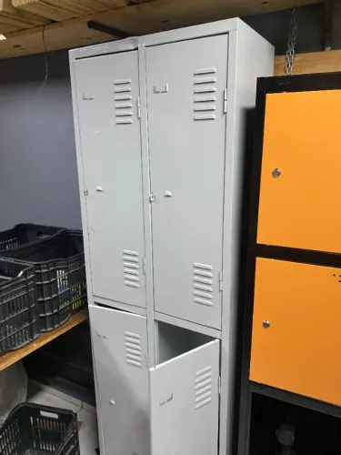 Roupeiro Locker De Aço 4 Portas Guarda Volumes