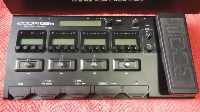 Pedaleira ZOOM G5N perfeito estado