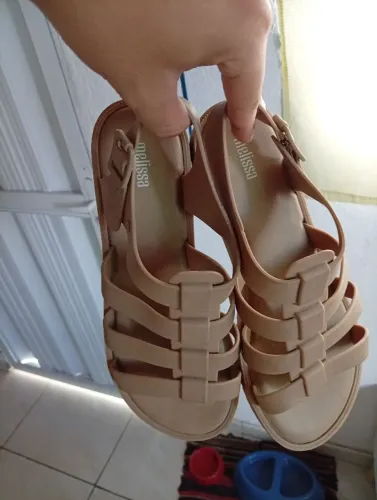 Vendo sandália melissa