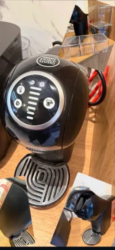 Cafeteira Dolce Gusto Plus Preta