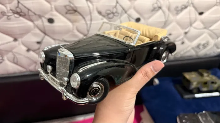 Miniatura Mercedes-Benz 300 S Cabriolet (ano 1955) Escala 1/18
