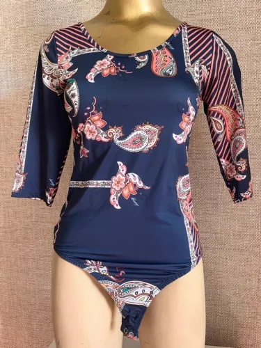 body azul marinho com estampa dimy
