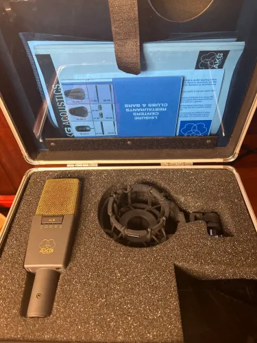 Microfone Akg 414 xlII