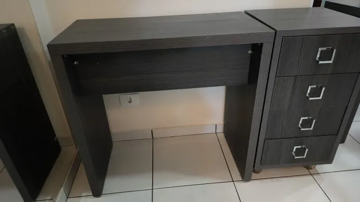Mesa de manicure + gavetão em mdf