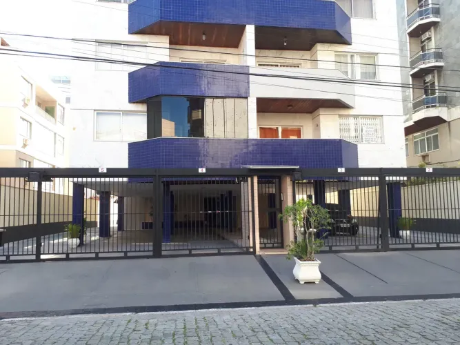 IAP2/309 - Algodoal - Cabo Frio - RJ - Dois quartos (uma suíte), varanda, próximo a praia 