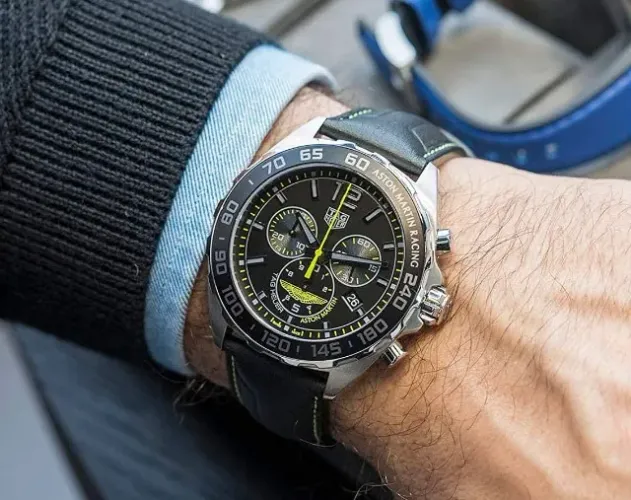 Tag Heuer Aston Martin 50mm Premium  - Movt Mecaquartz Sweep