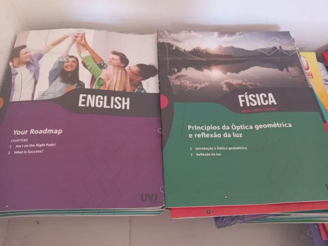 Vendo Apostilas Uno Santilliana 2°ano do ensino médio