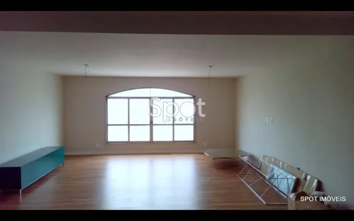 APARTAMENTO DE 211 M² AO LADO DA PONTE ESTAIADA E O FUTURO SURF CLUB! É SÓ MUDAR!
