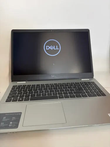 Notebook Dell Inspiron 3000 16GB de RAM e 1,13TB