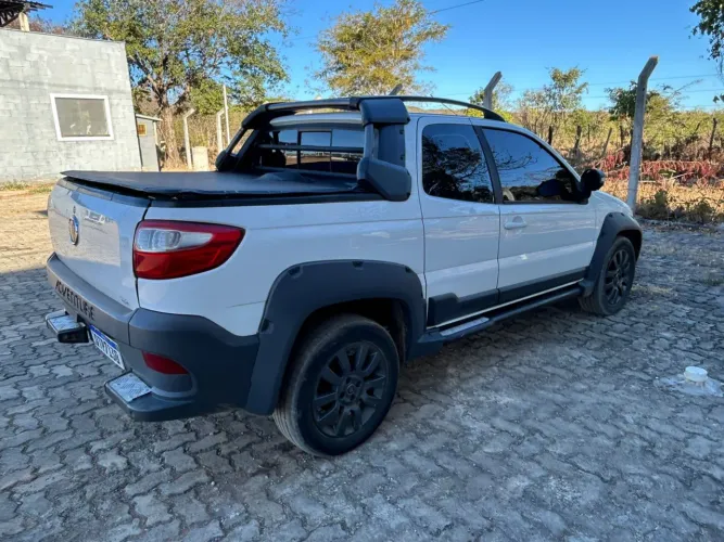 Fiat Strada Adventure1.8/ 1.8 Locker Flex CD 2020