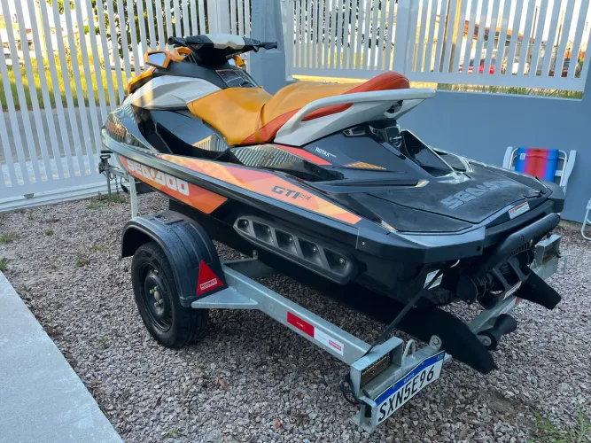 Jet ski seadoo 130 gti