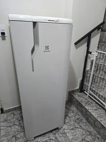 Geladeira Electrolux RE31