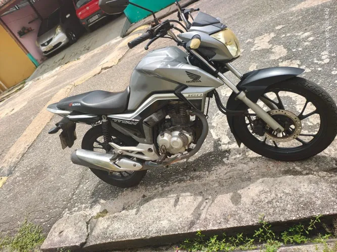 Titan 160
