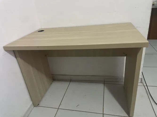 Mesa escrivaninha para escritório/quarto 